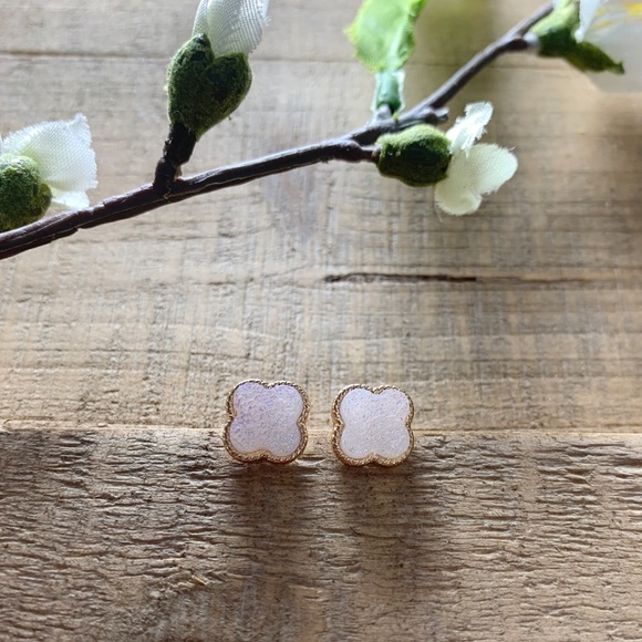 ✨LAST ONE✨ Druzy Post Earrings-Opal - Picture 3 of 4